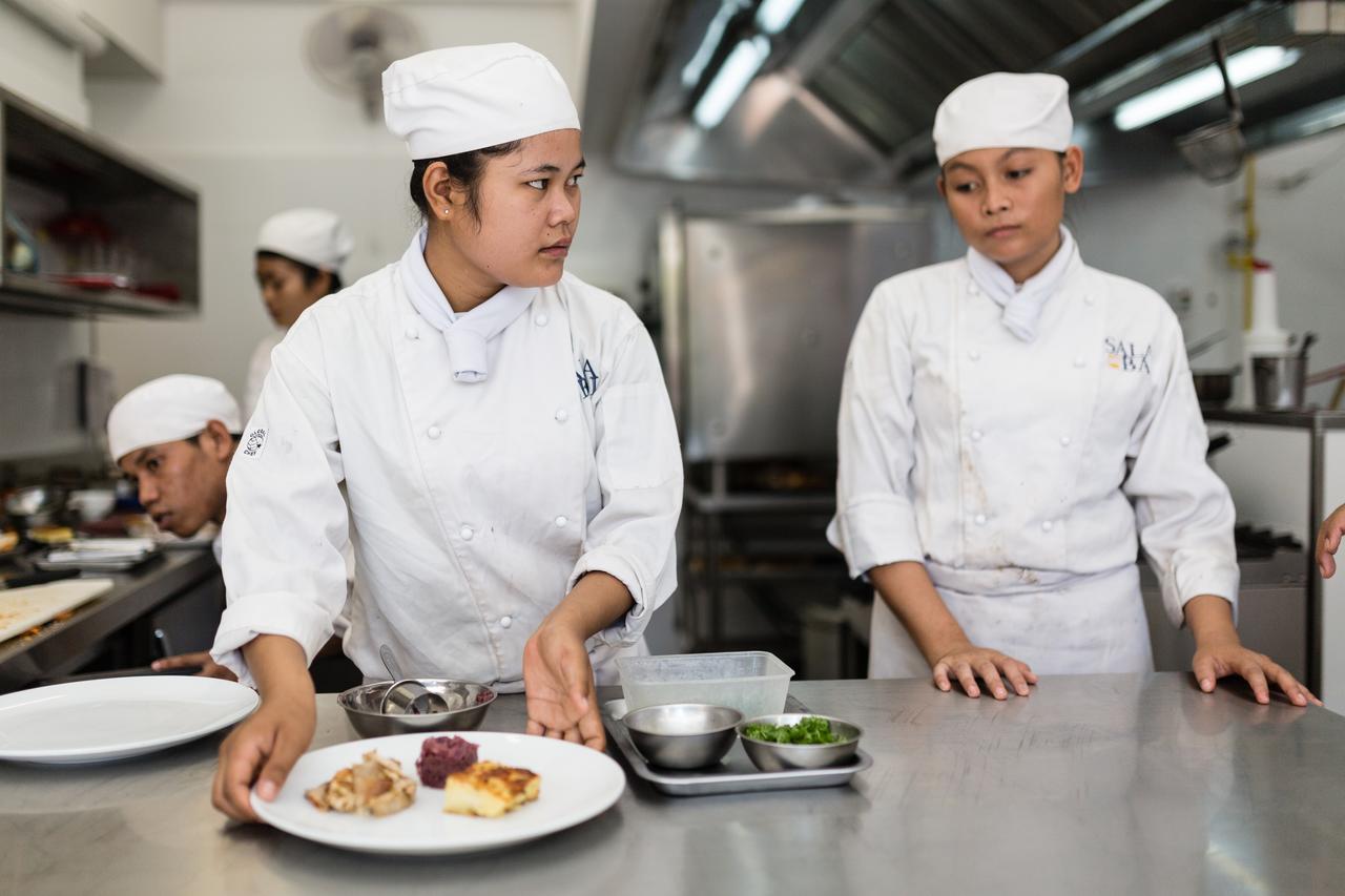 Sala Bai Hotel & Restaurant School シェムリアップ エクステリア 写真